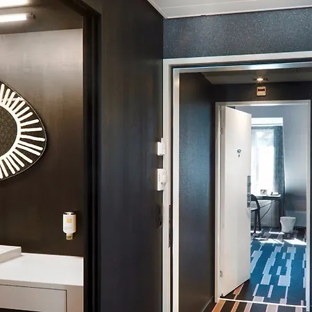 Continental Park 4*